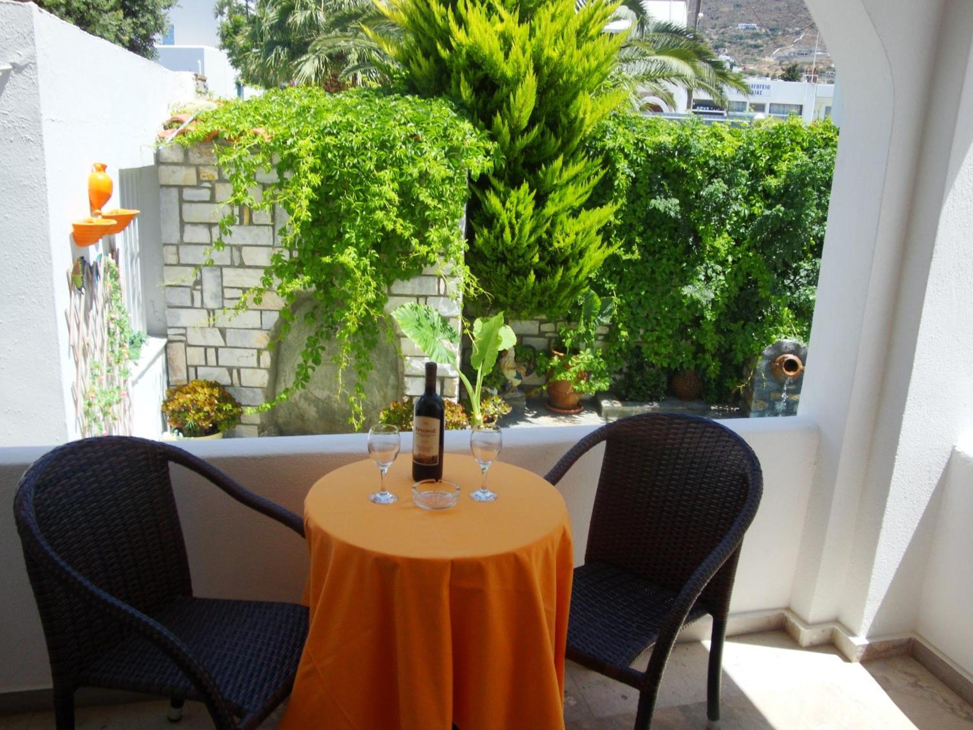 Vassiliki Rooms Páros Dış mekan fotoğraf